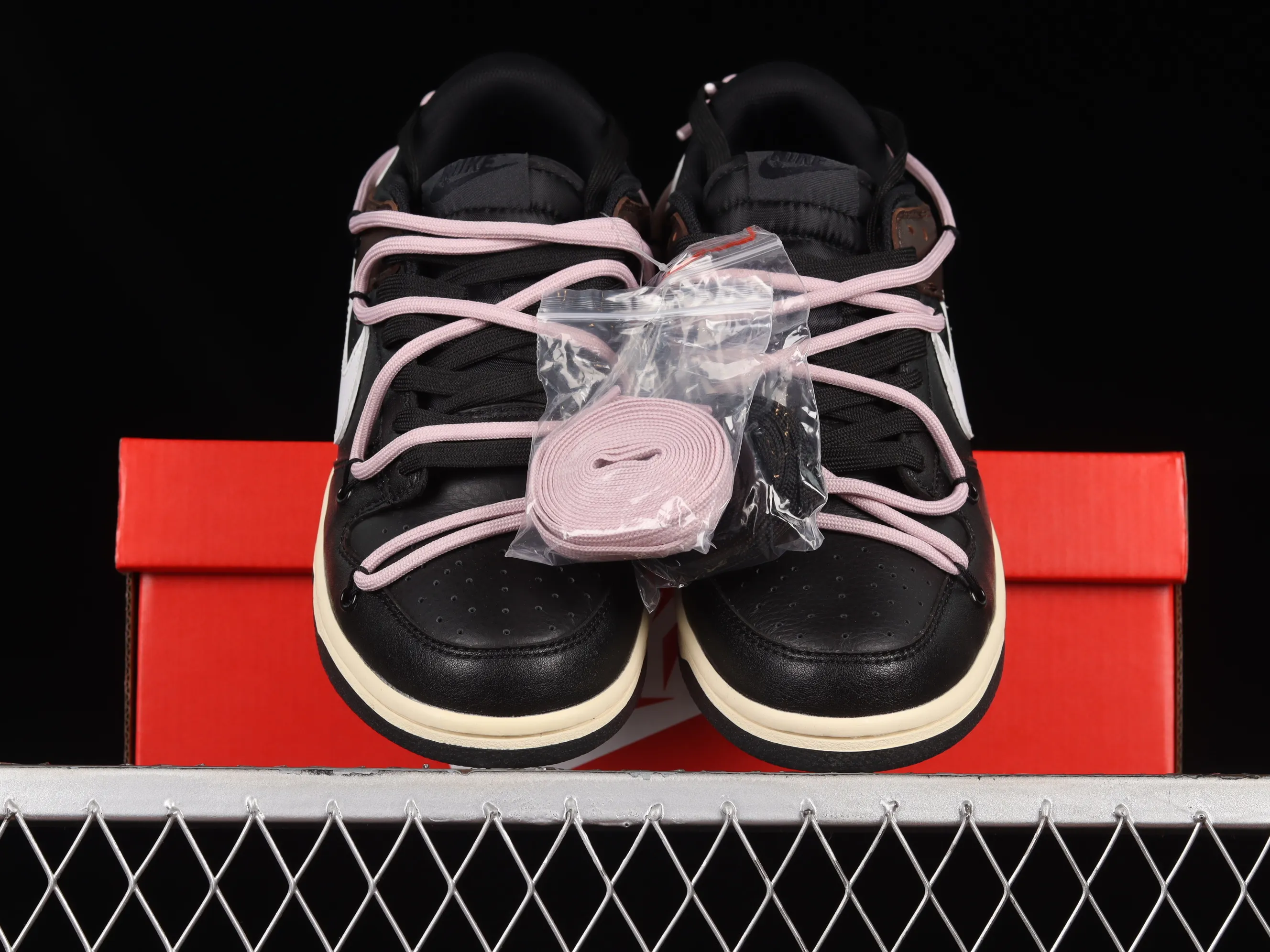 All categories Nk SB Dunk series Nk SB Dunk Low low-top sneakers Nk Dunk Low dip-dyed black customized version of deconstructed strap casual sneakers DJ6188-002